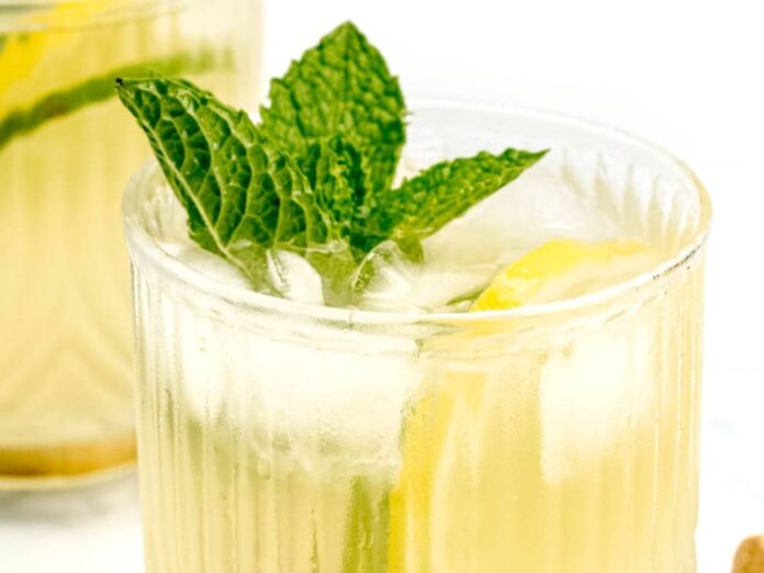 Sangria de lima hortelã e gengibre