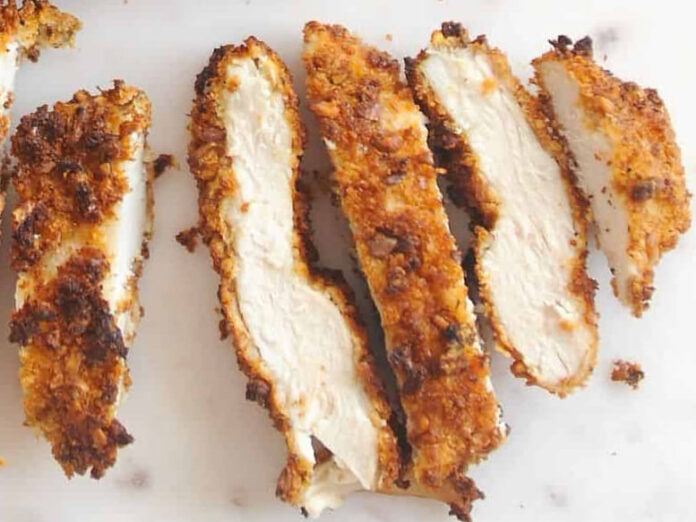 Peito de frango crocante na air fryer