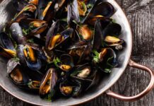 Mexilhões à Espanhola Mexilhões à Espanhola